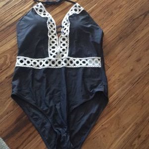 Cupshe One Piece Bathing Suit. New With Tags.